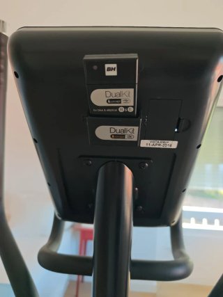 Bicicleta Elíptica BH Quantum i con Bluetooth