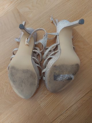 Sandalias fiesta Menbur doradas y plateadas