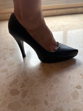 Zapatos de tacón Bimba y Lola negros