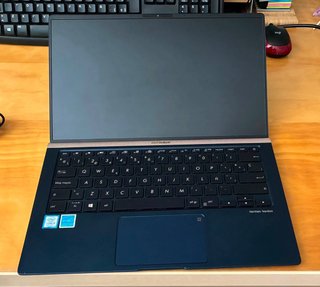 Asus ZenBook 14 i5 8ª Gen 8GB 256GB