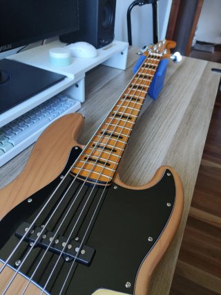 Squier Classic Vibe Jazz Bass 5 Cuerdas