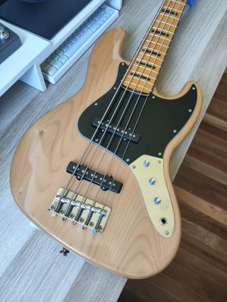 Squier Classic Vibe Jazz Bass 5 Cuerdas