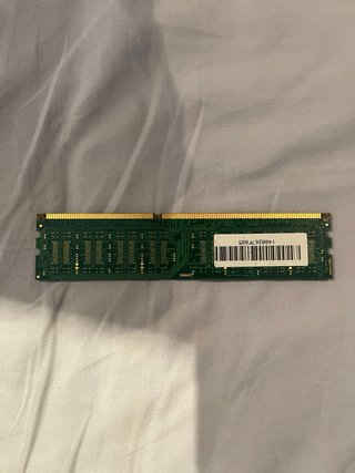 2x 4GB DDR3 Crucial RAM