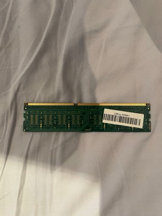 2x 4GB DDR3 Crucial RAM