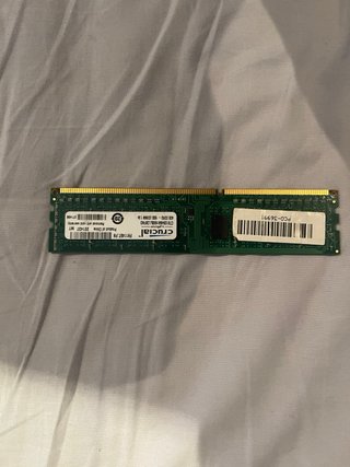 2x 4GB DDR3 Crucial RAM