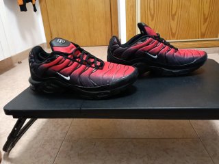 Nike TN Rojas y Negras