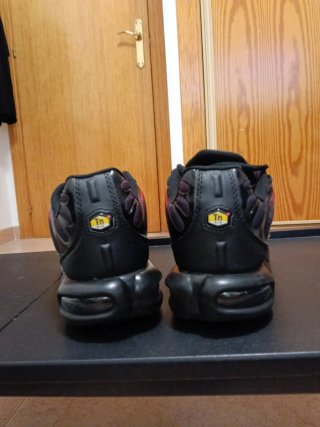 Nike TN Rojas y Negras