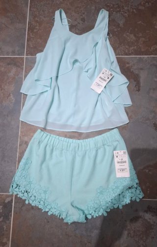 Conjunto Zara Trafaluc verde claro talla M. NUEVO