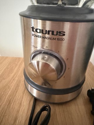 Batidora Taurus Power Magnum 1800
