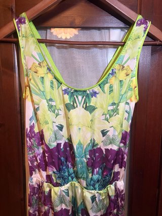 Vestido Mango floral verde y morado