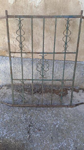 Rejas antiguas de forja para ventanas