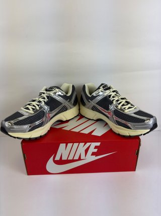 Nike Vomero 5 Grey Metallic Silver EU 42...