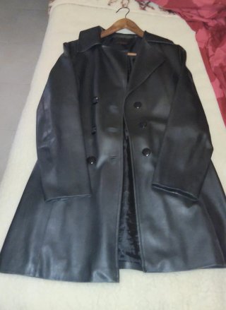 Chaqueta cuero sintético negra