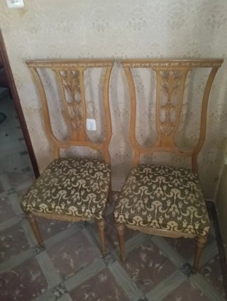 Par de sillas de comedor estilo clásico