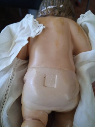 Figura Niño Jesús con cuna de Olot