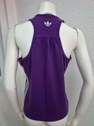 Camiseta deportiva Adidas morada