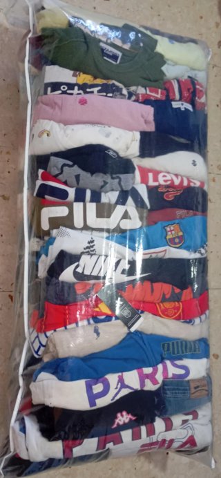 Lote Ropa Vintage y Actual Varias Marcas.