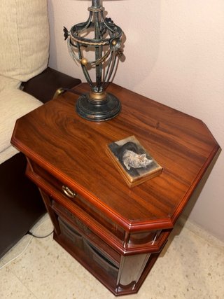 Tavolino classico in legno con cassetto