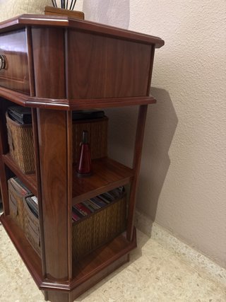 Tavolino classico in legno con cassetto