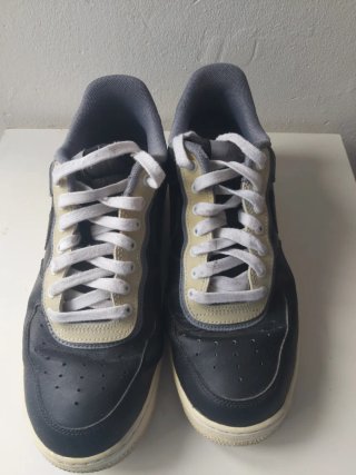 Zapatillas Nike Air Force 1 Negras y Beige
