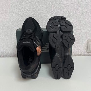 New Balance 9060 Triple Black