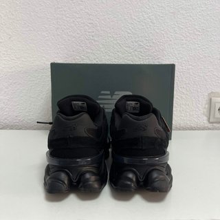 New Balance 9060 Triple Black