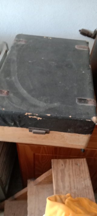 Gramófono antiguo THORENS