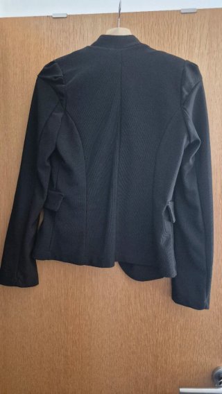 Chaqueta militar negra botones dorados