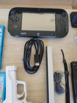 Nintendo Wii U Negra + 6 Juegos + Accesorios