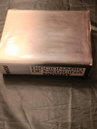 Dos libros medicina antiguos