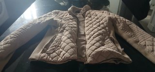 Cazadora acolchada Zara beige