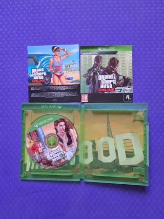 Grand Theft Auto V Xbox One + Online