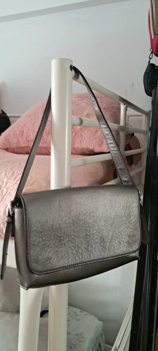Bolso Parfois Plata Elegante y Cómodo