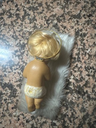 Niño Jesús de porcelana