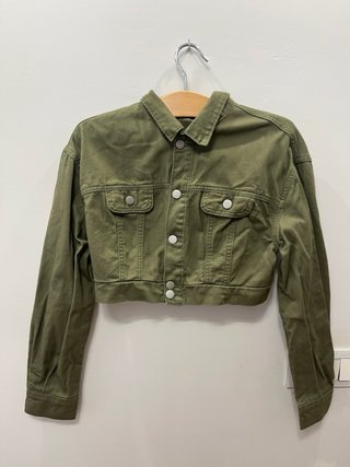 Chaqueta corta verde militar
