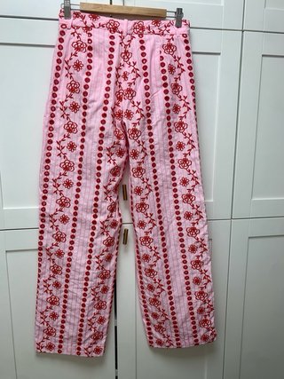 Conjunto Zara: Pantalón, Camiseta y Zapatos