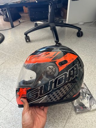 Botas, Casco y Guantes de Moto