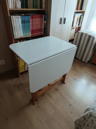 Mesa plegable de madera