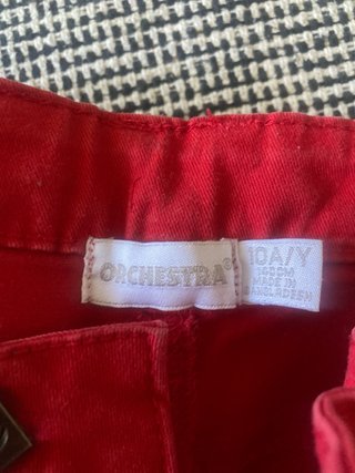 Pantalones rojos para niño