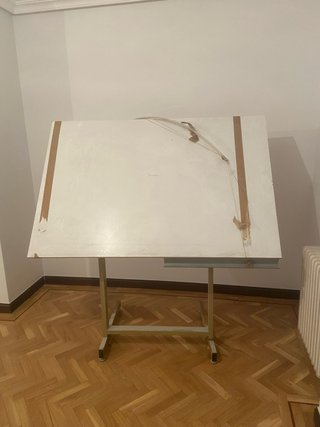 Mesa de dibujo técnico inclinable