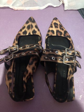 Zapatos planos leopardo con hebillas