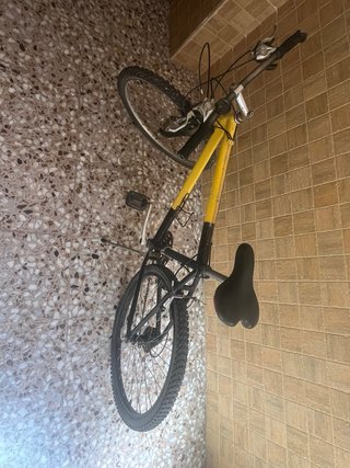 Bicicleta de Montaña Amarilla