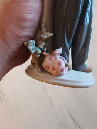 Figura Lladró Niño con Hito