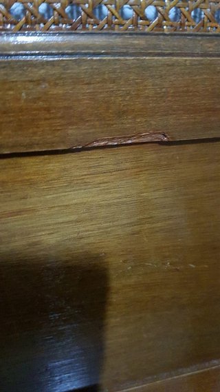 Cabecero de madera con ratán
