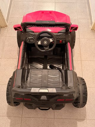 Coche a batería infantil rosa