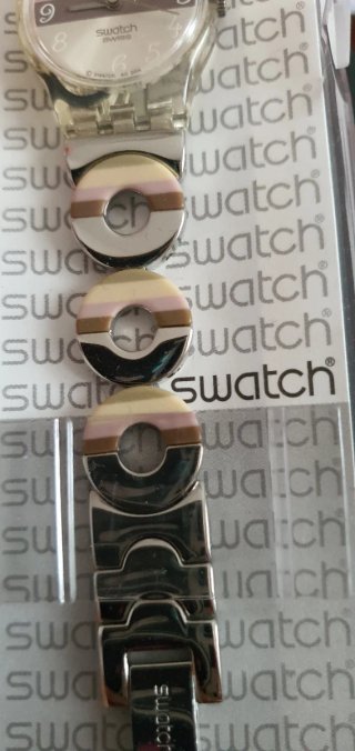 Reloj Swatch Mujer Multicolor y Plateado