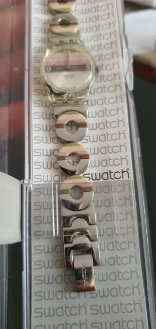 Reloj Swatch Mujer Multicolor y Plateado
