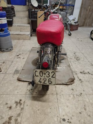 Moto Ossa Enduro Roja y Blanca