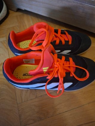 Scarpe da calcio indoor Adidas per bambini taglia 33