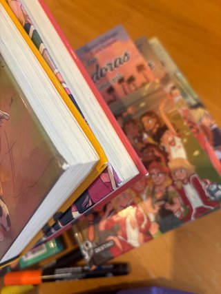 15€ total la colección Sara y las Goleadoras.
